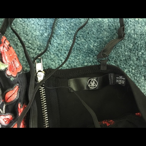 Red rose strappy bustier bralette - Picture 2 of 3